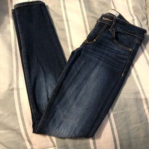 Abercrombie & Fitch Jeans - Like New Abercrombie 0S Super Skinny Abercrombie & Fitch Jeans - Like New Abercrombie 0S Super Skinny